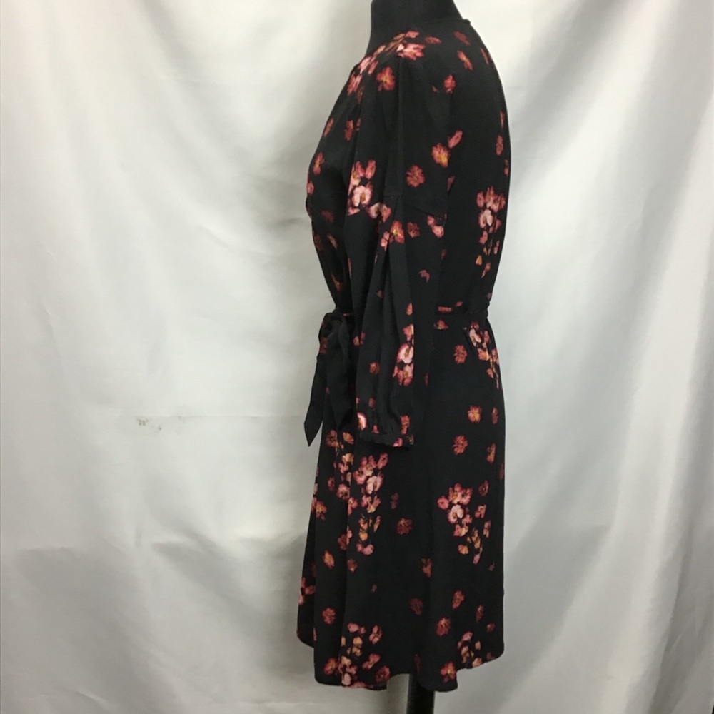 Long Sleeved Floral Dress - Picture 4 of 11
